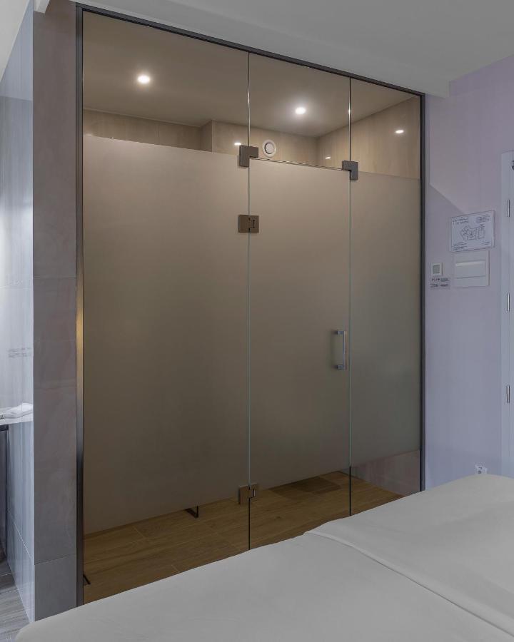 Kontrakt Boutique Hotel キエフ エクステリア 写真
